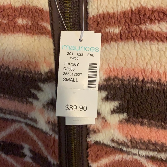 NEW Maurices Reversible Sherpa/Quilted Vest - Picture 3 of 12